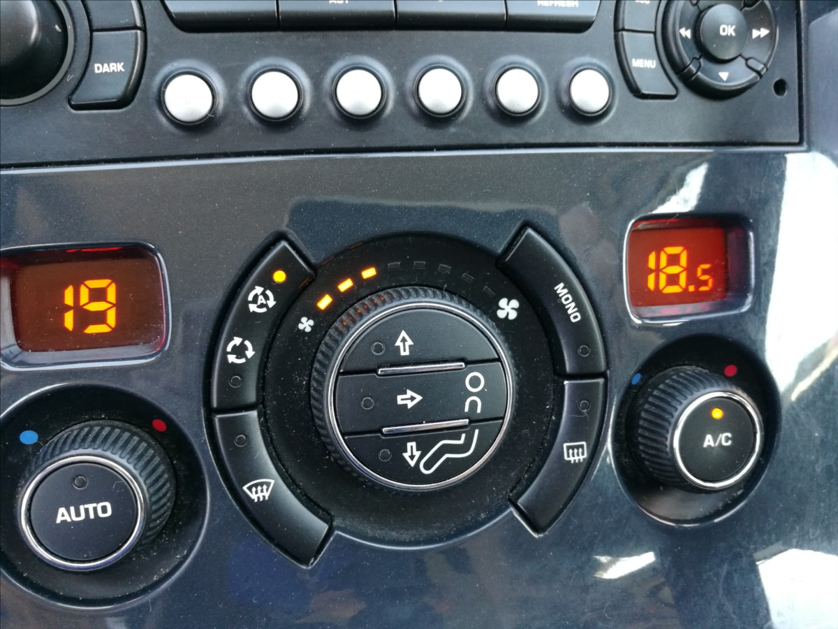 peugeot-3008-1-6-i - 6
