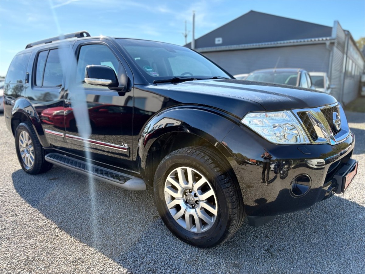 nissan-pathfinder-3-0-dci-v6-24v-4x4-novy-olej-v-prevodovce - 1