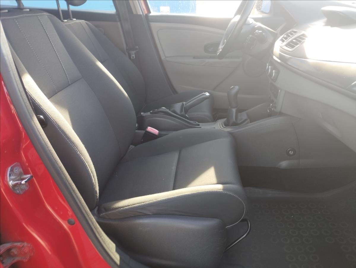 renault-megane-1-6-74kw-1-majitel-nove-v-cr-megane - 8