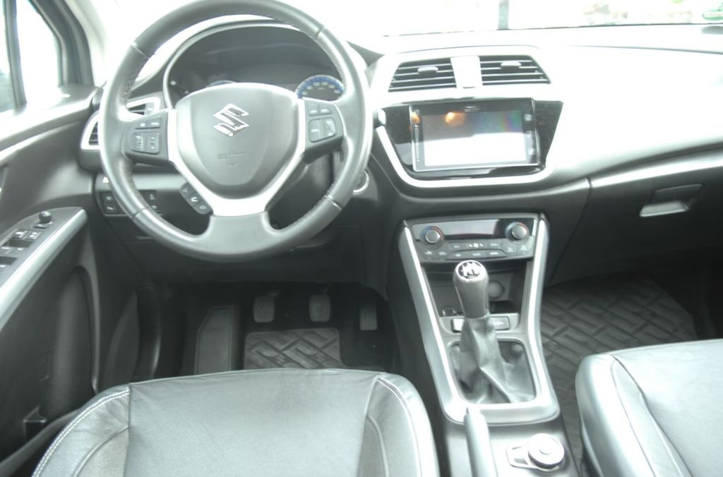 suzuki-sx4-s-cross-comfort-4x4-navigace-panorama - 8