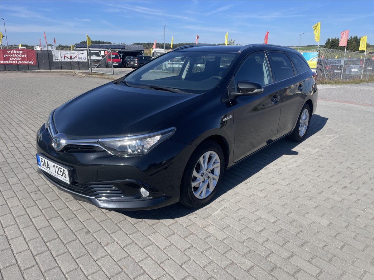 Toyota Auris 1,8 E-CVT Hybrid CZauto 1maj DPH