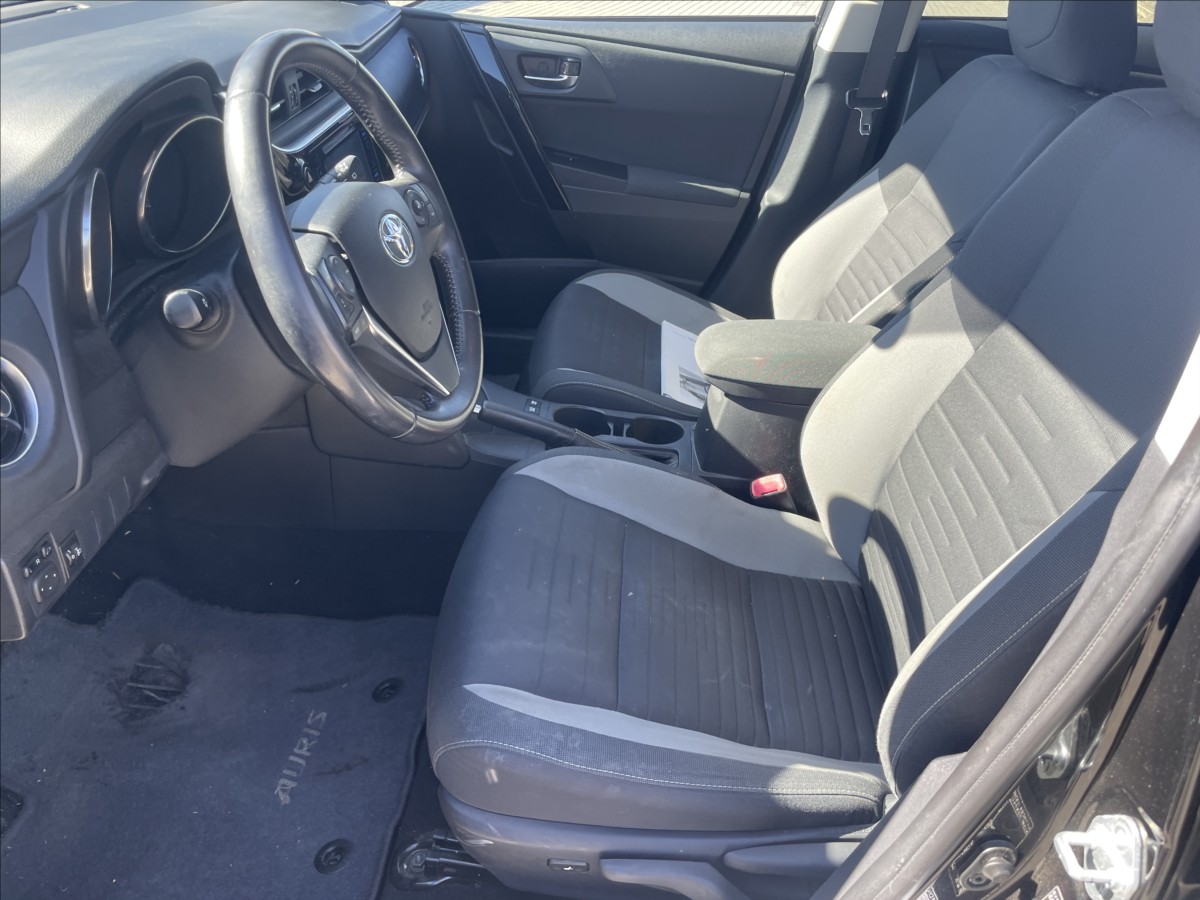 toyota-auris-1-8-e-cvt-hybrid-czauto-1maj-dph - 6