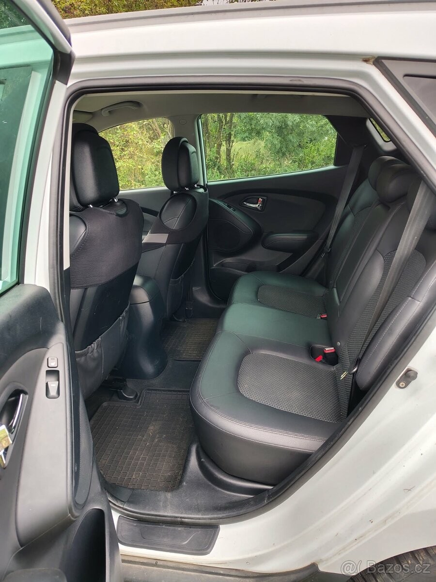 hyundai-ix35-2-0-i-benzin-4x4 - 3