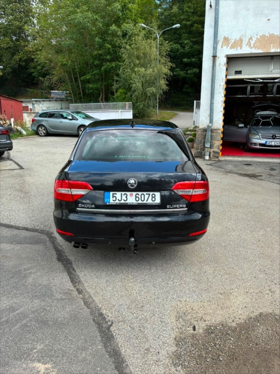 skoda-superb-2-0-tdi-125-kw-4x4-dsg-elegance - 2