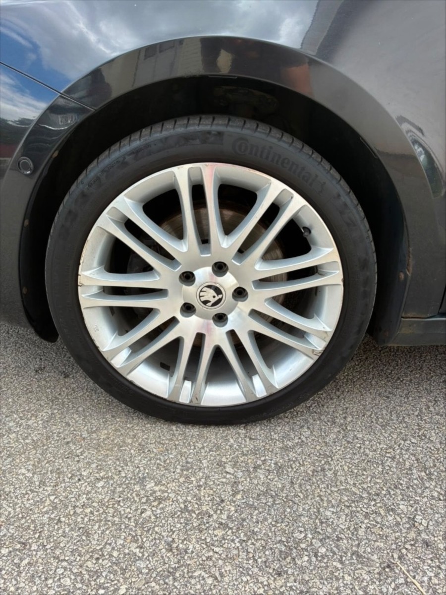 skoda-superb-2-0-tdi-125-kw-4x4-dsg-elegance - 6