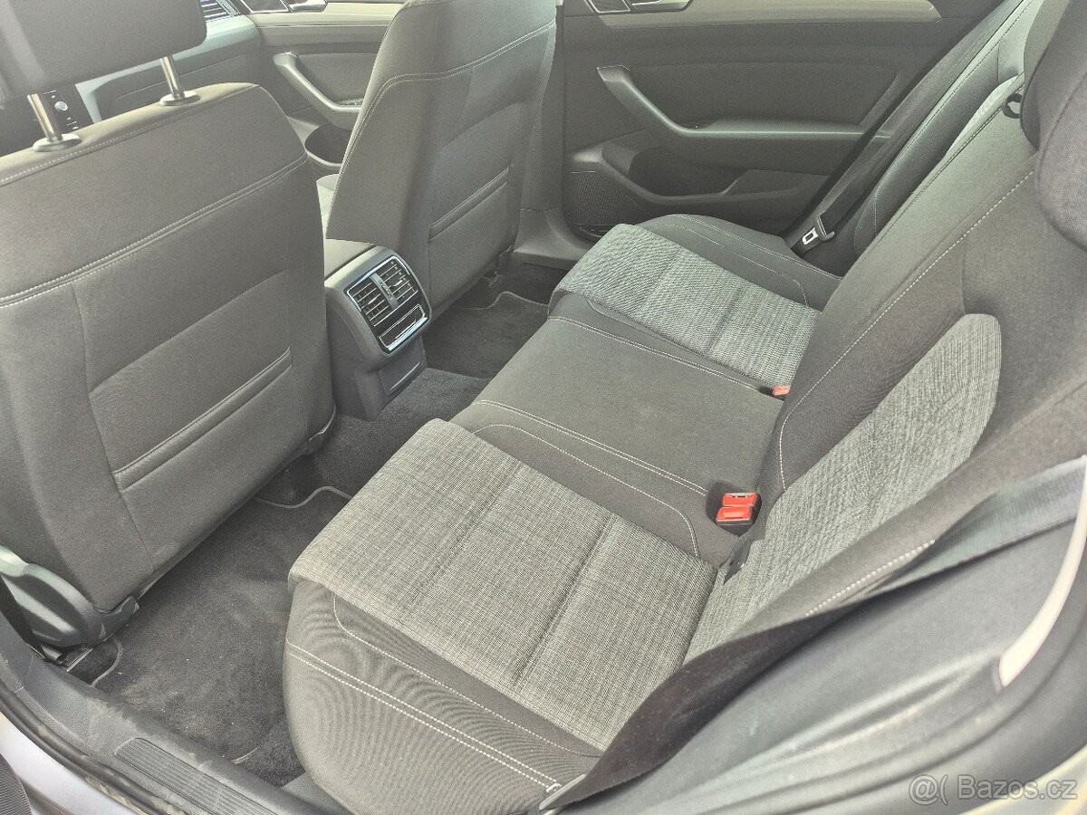 volkswagen-passat-2-0-tdi-110kw-r-2022-business - 7