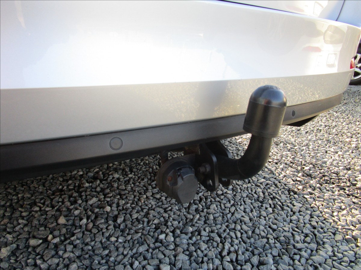 skoda-octavia-combi-1-6tdi-greenline-bi-xenony-kuze - 9