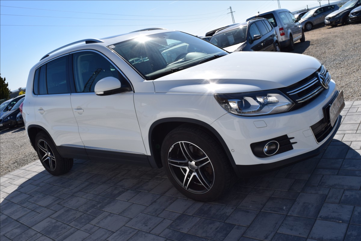 volkswagen-tiguan-1-4-tsi-90kw-bi-xenon-panorama - 3