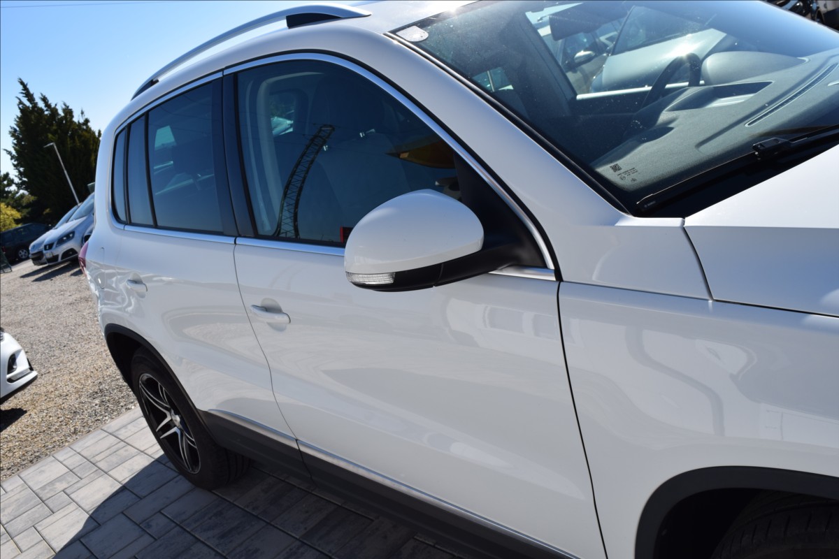 volkswagen-tiguan-1-4-tsi-90kw-bi-xenon-panorama - 4