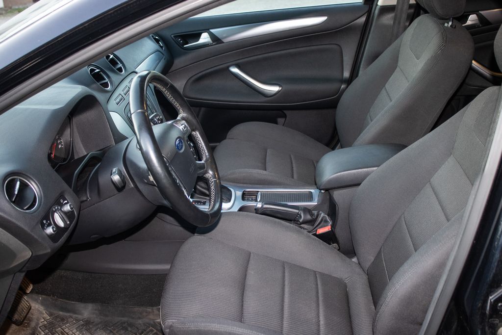 ford-mondeo-automat-176kw-239k-servisovane - 8