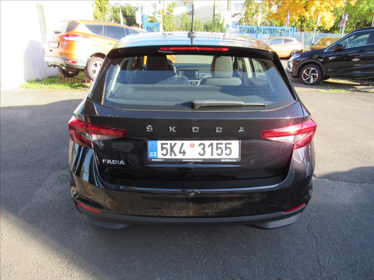 skoda-fabia-1-0-mpi-ambition - 4