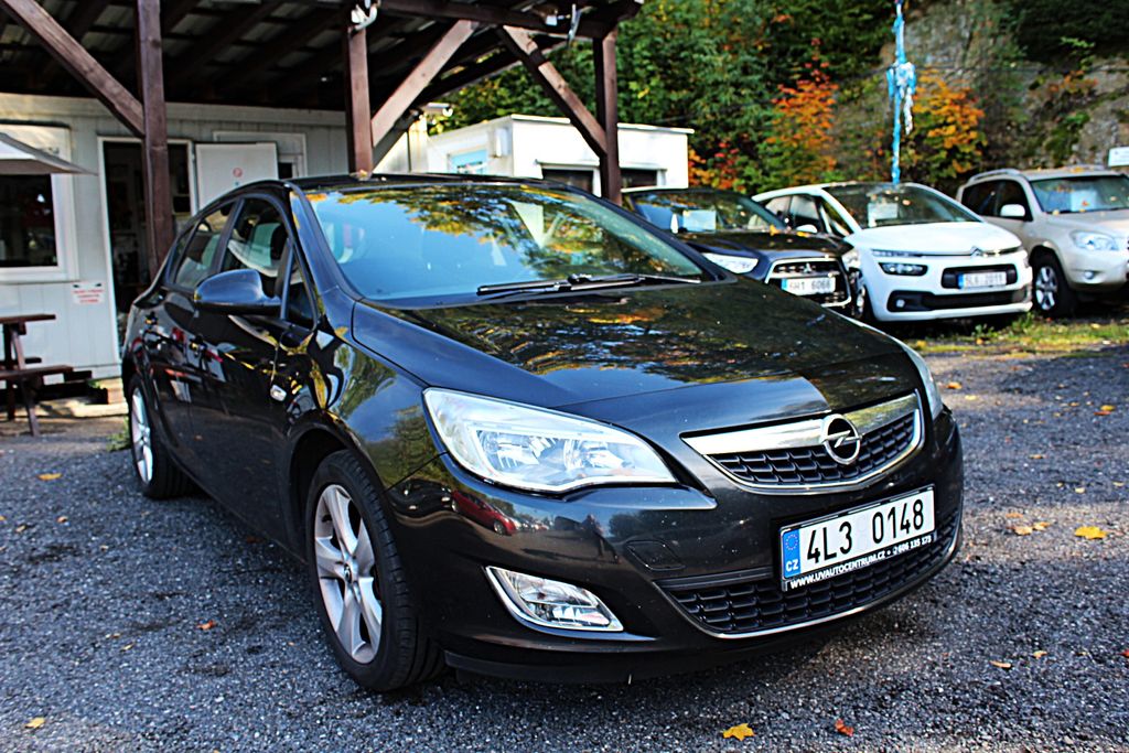 opel-astra-1-6i-85-kw-serv-knizka - 2