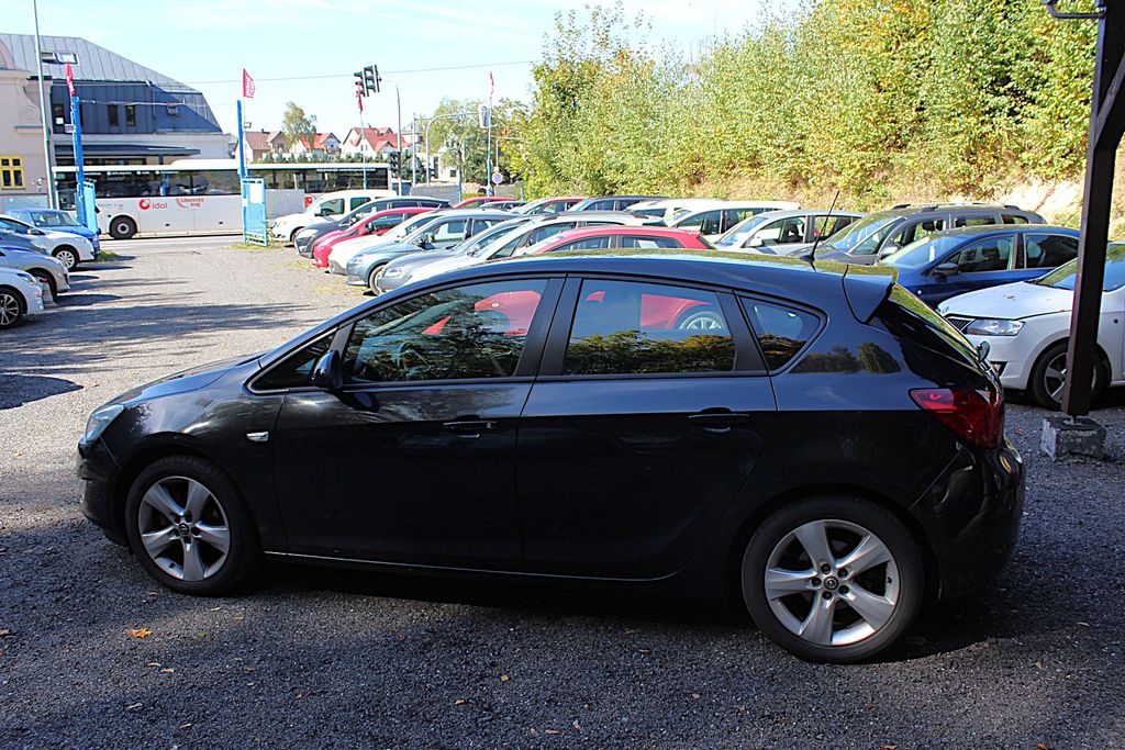 opel-astra-1-6i-85-kw-serv-knizka - 4