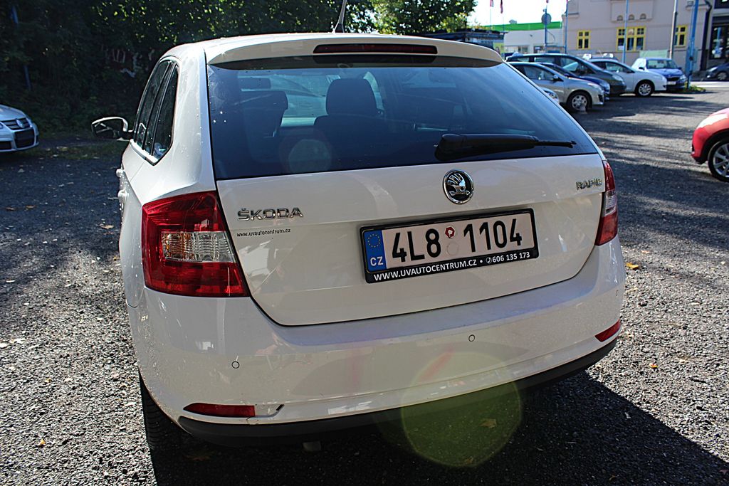 skoda-rapid-1-2-tsi-spaceback - 7