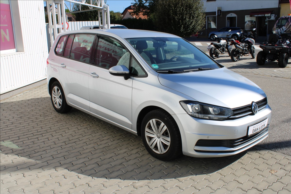 volkswagen-touran-1-2-tsi-7-mist-navi-serv-kniha - 1