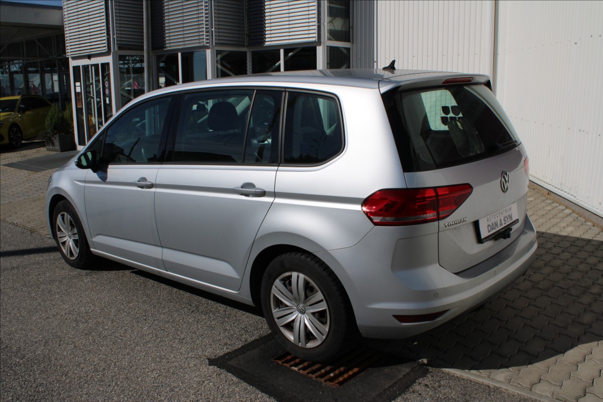 volkswagen-touran-1-2-tsi-7-mist-navi-serv-kniha - 3
