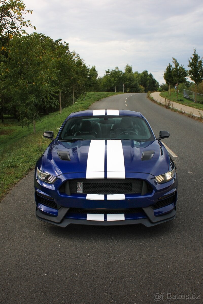 ford-mustang-5-0-v8-gt-performance - 5