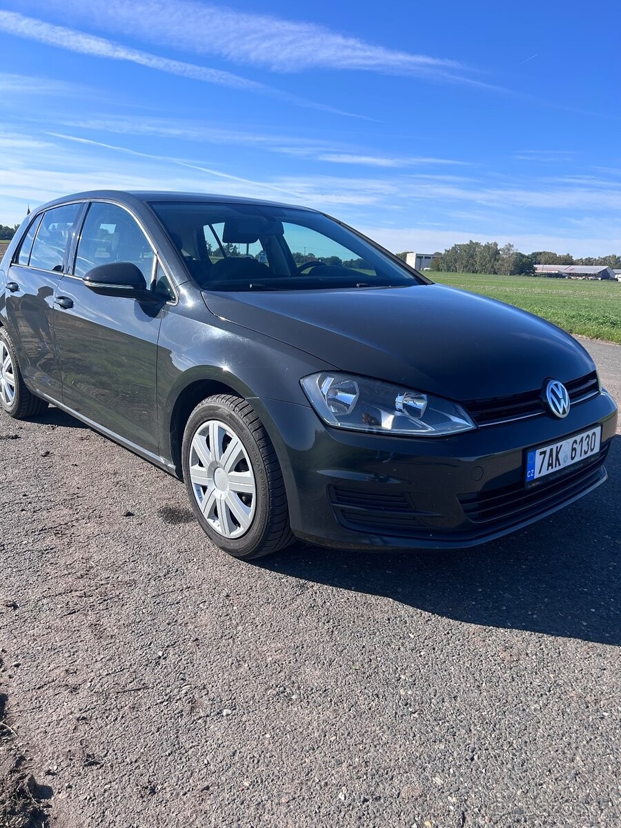 Volkswagen Golf 1,2   TSI 63 kW, r. 2015, 181 000 km