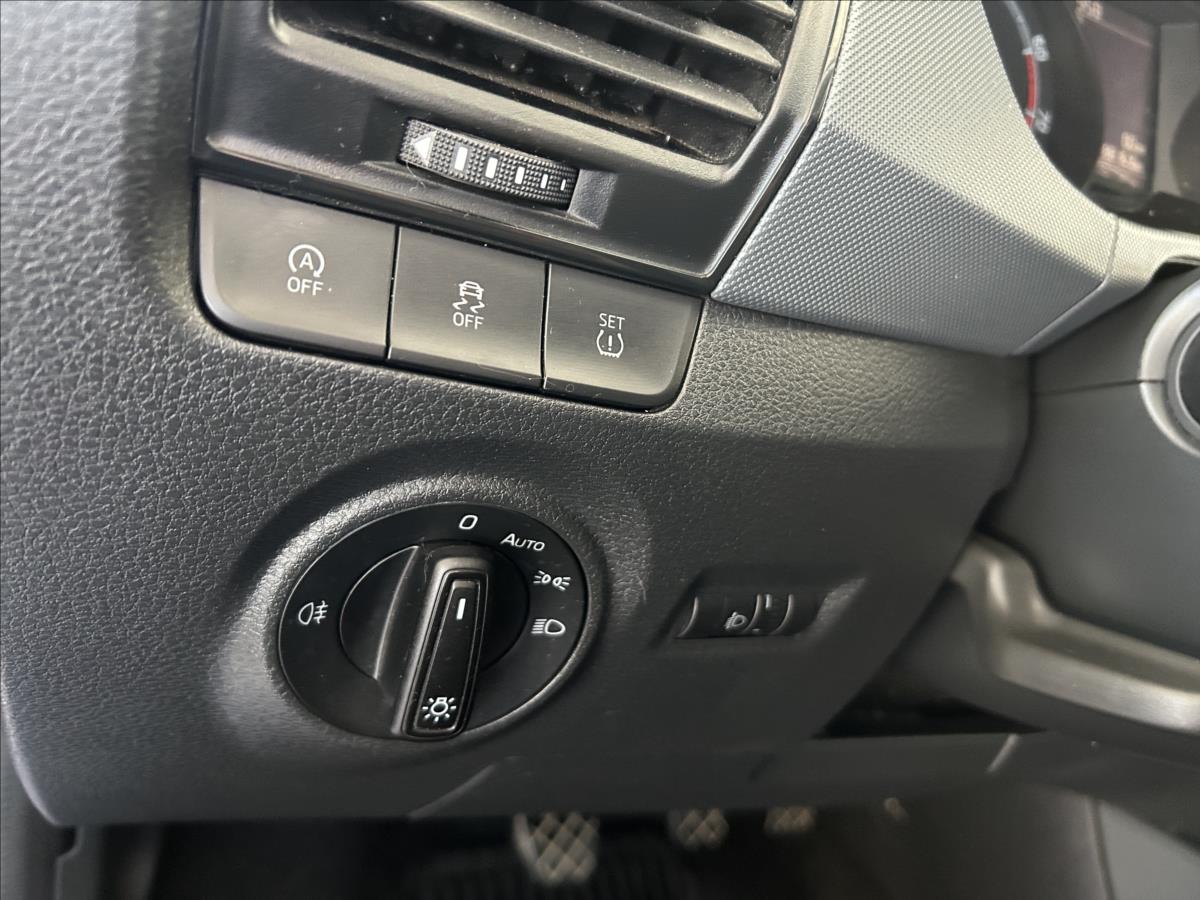 skoda-fabia-1-0-mpi-serviska-puvod-cr-dph - 8