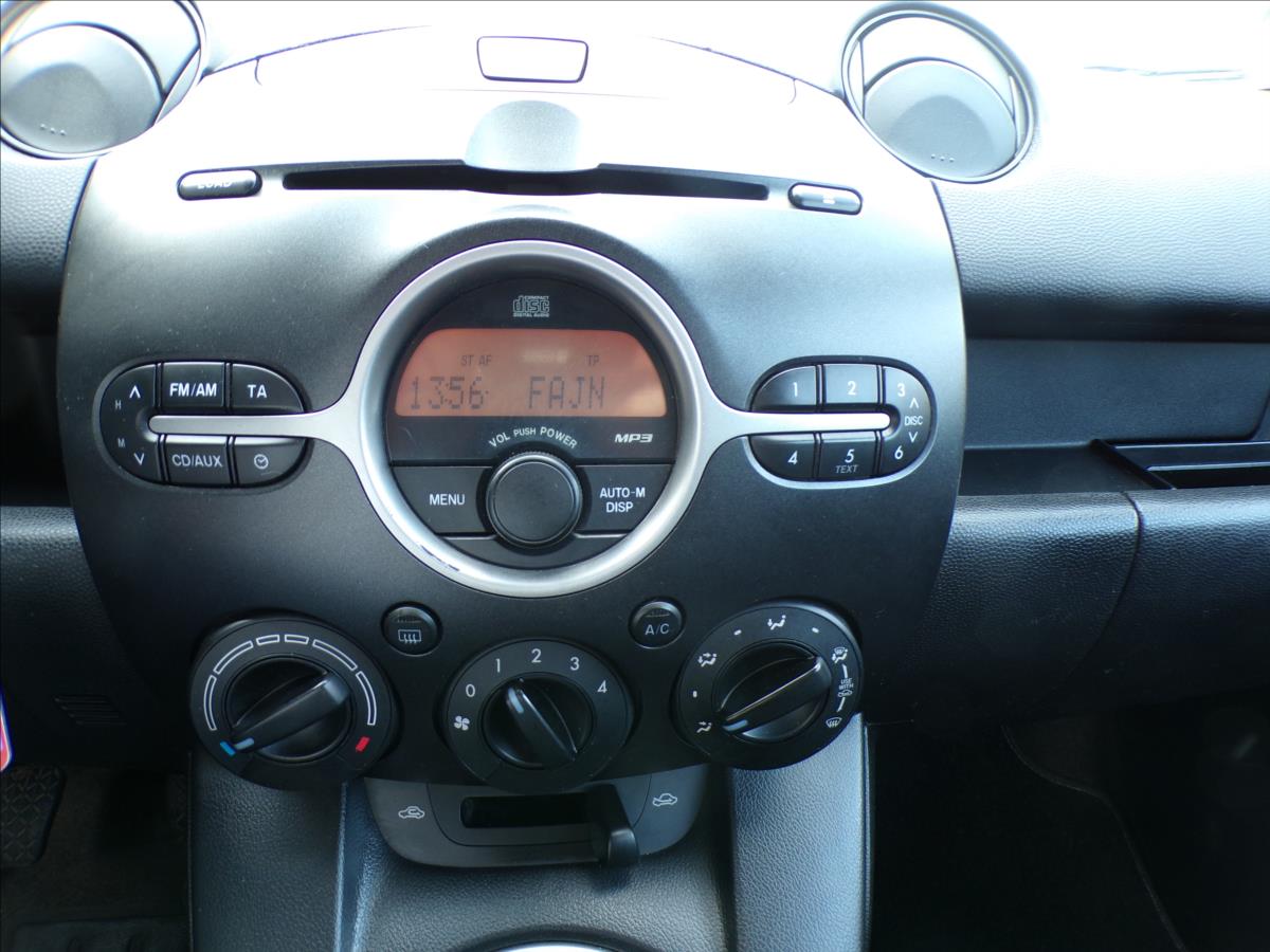 mazda-2-1-4-i-klimatizace - 7