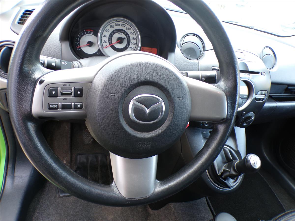 mazda-2-1-4-i-klimatizace - 9