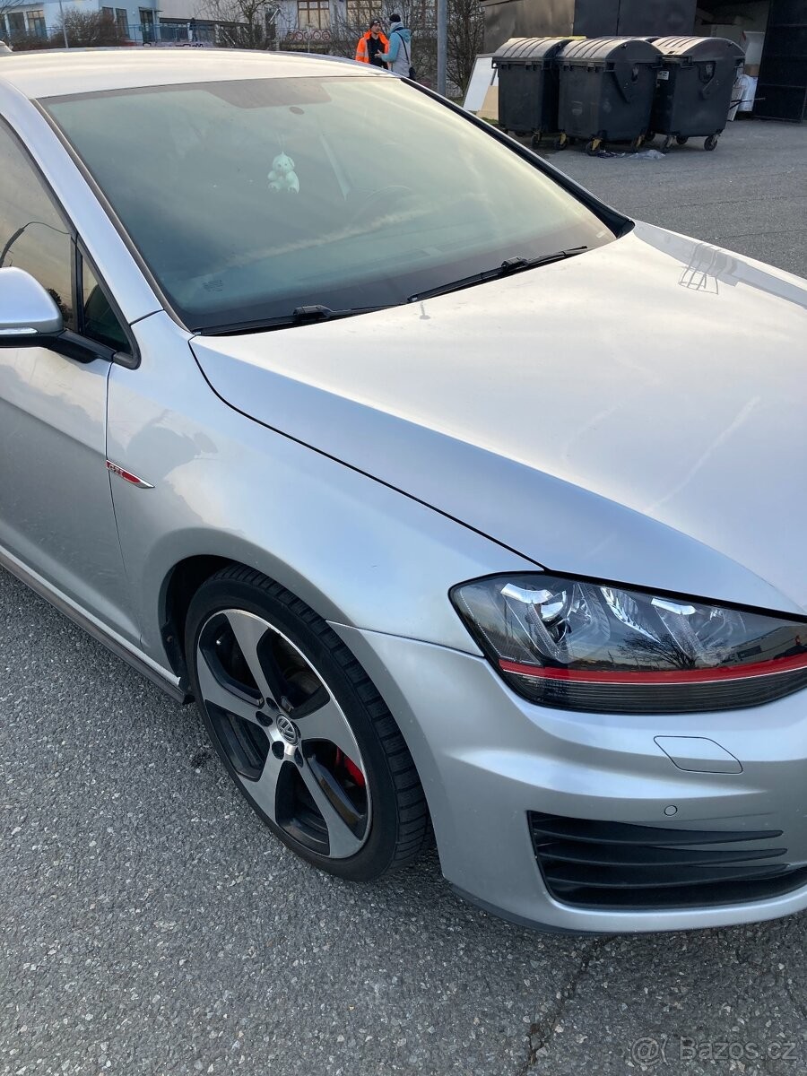 volkswagen-golf-2-0-gti-manualni-rucni-brzda - 3