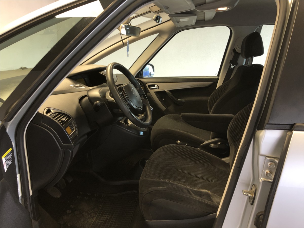 citroen-c4-picasso-1-6-hdi - 8
