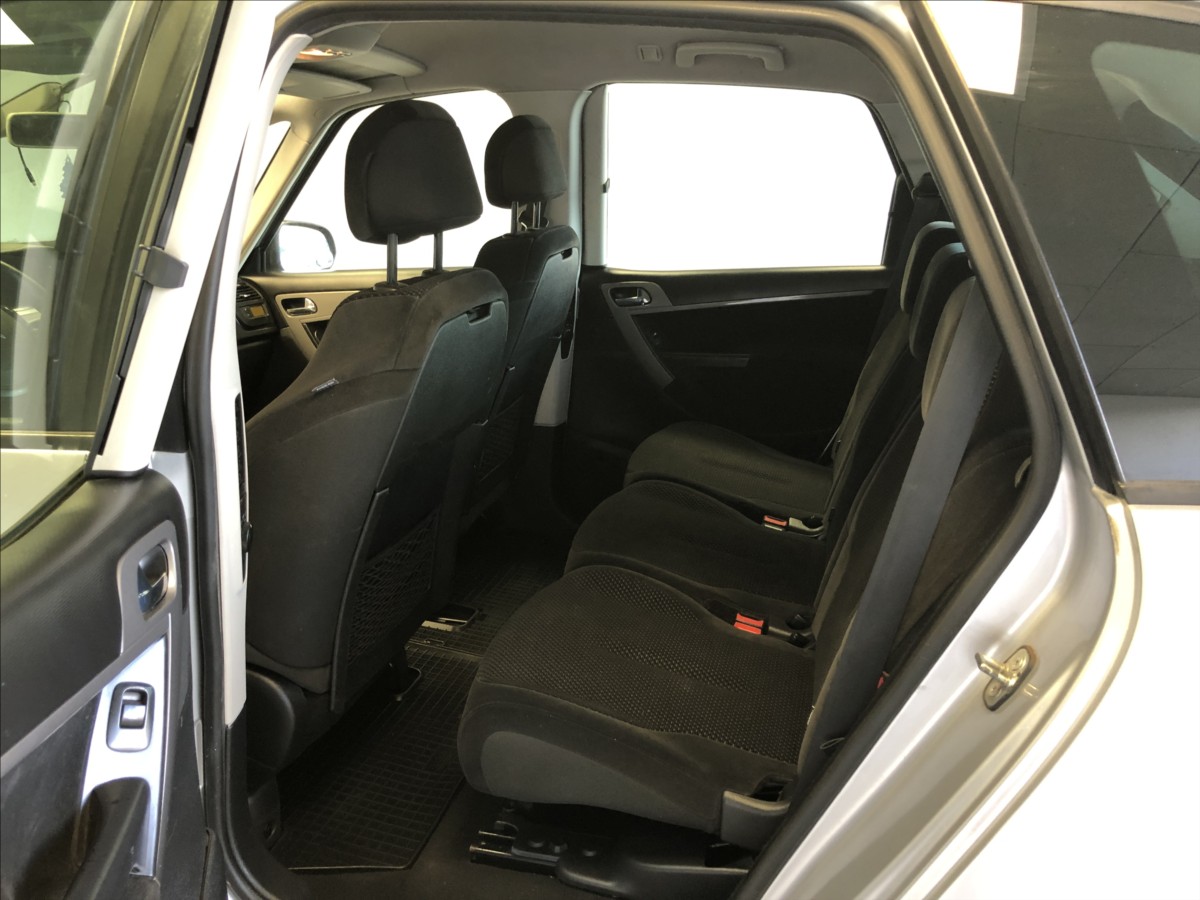 citroen-c4-picasso-1-6-hdi - 9