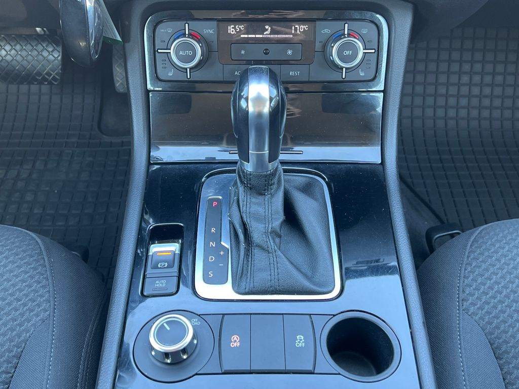 volkswagen-touareg-3-0-tdi-v6-204k-automat-4x4 - 9