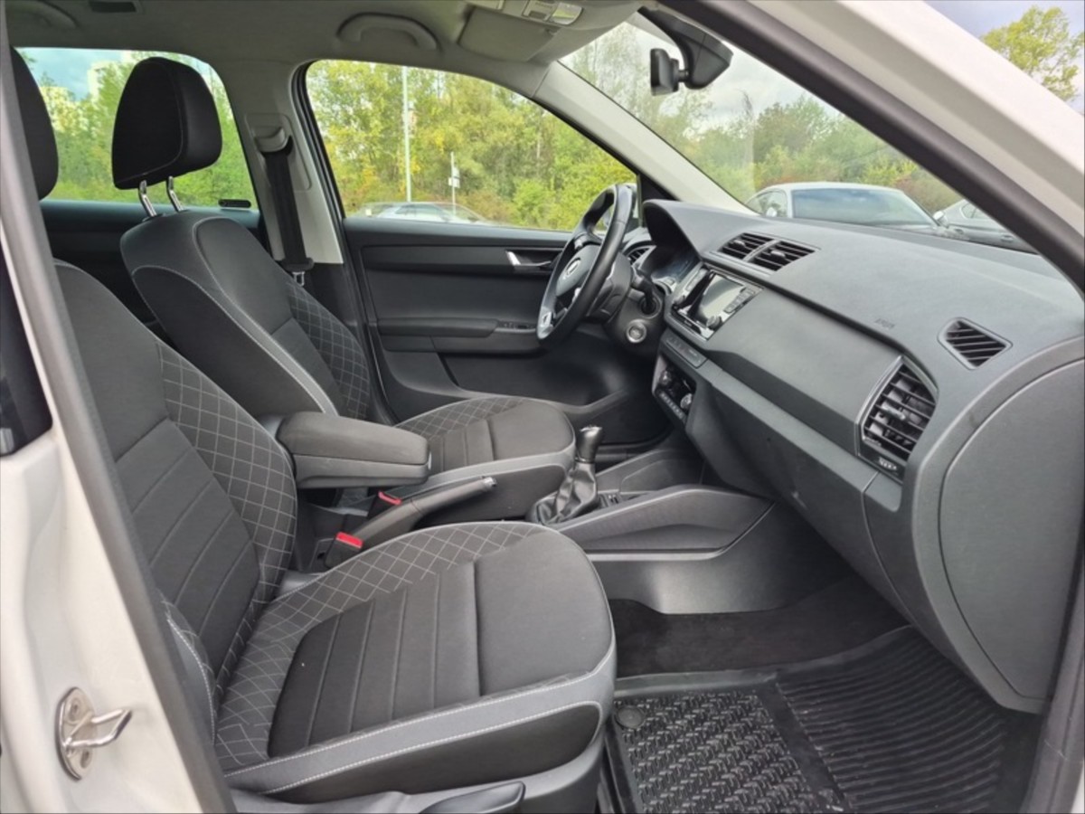 skoda-fabia-1-0-tsi-combi-70kw - 6
