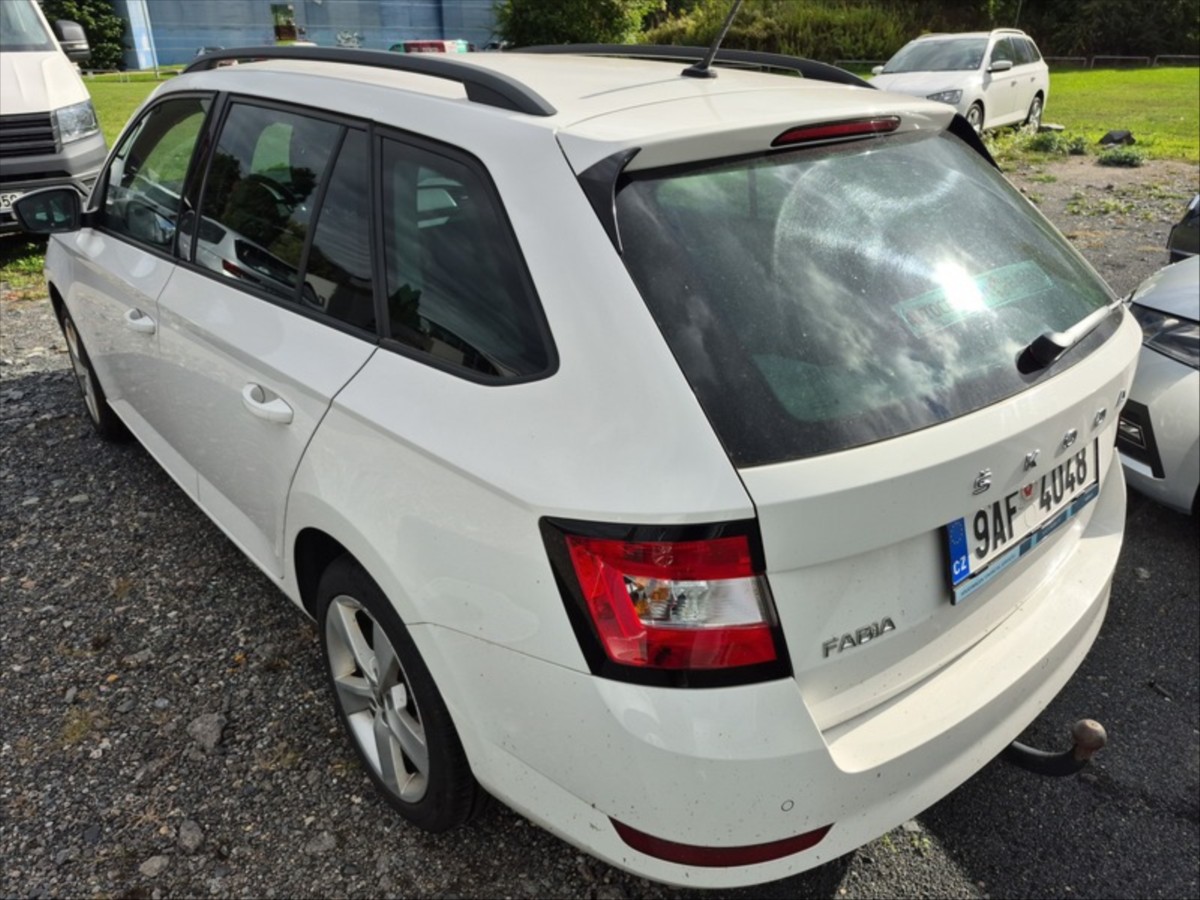 skoda-fabia-1-0-tsi-combi-70kw - 4