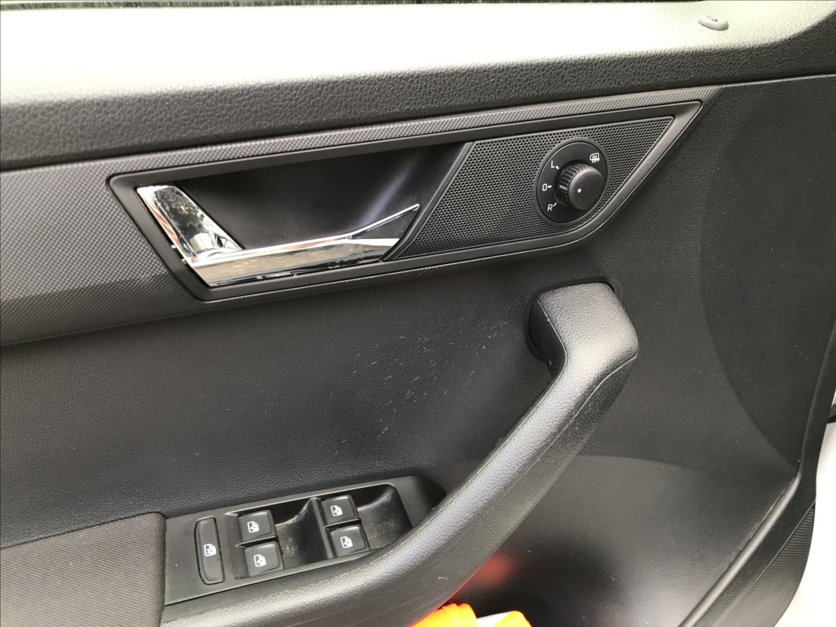 skoda-fabia-1-0-tsi-combi-70kw - 9