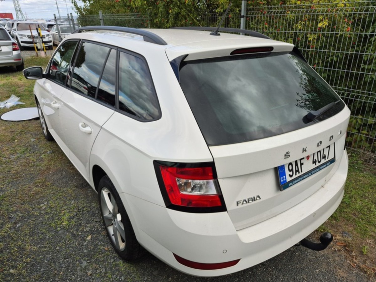 skoda-fabia-1-0-tsi-combi-70kw - 4