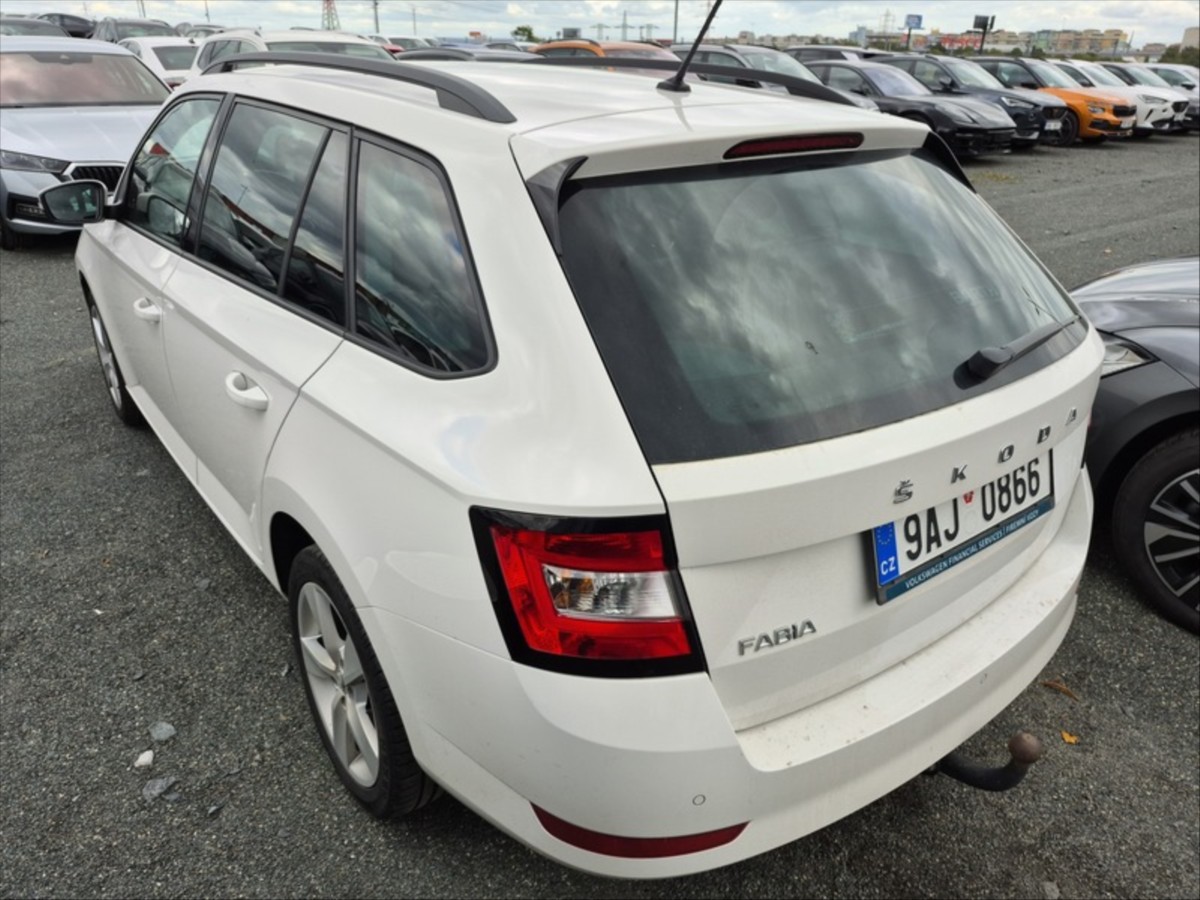 skoda-fabia-1-0-tsi-combi-70kw - 4