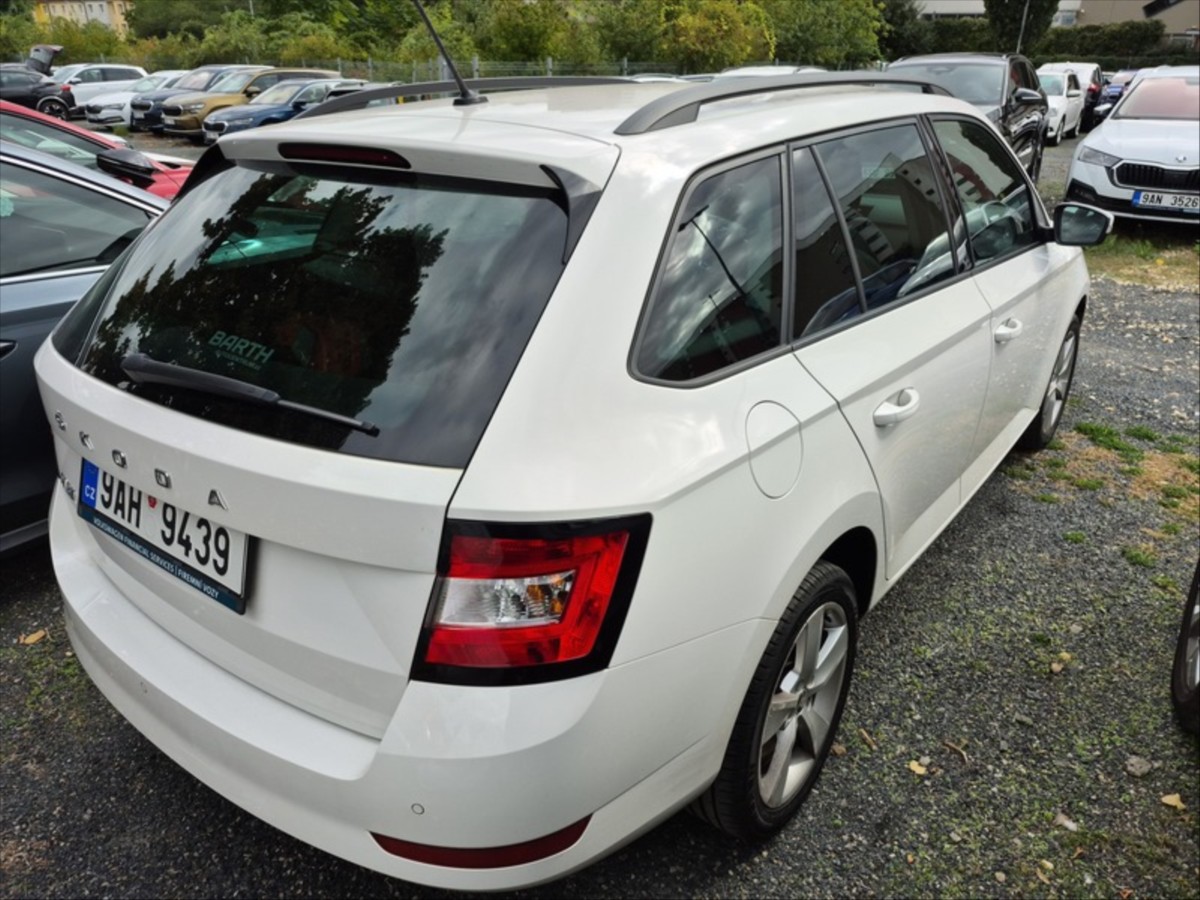 skoda-fabia-1-0-tsi-combi-70kw-dsg - 2