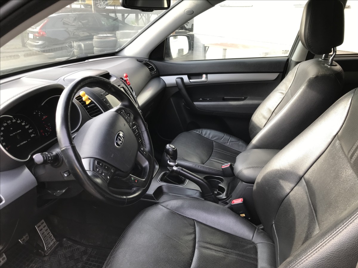 kia-sorento-2-2-crdi-145kw-4x4 - 6