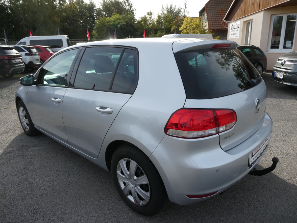 volkswagen-golf-1-2-tsi-77kw-match-serviska - 5