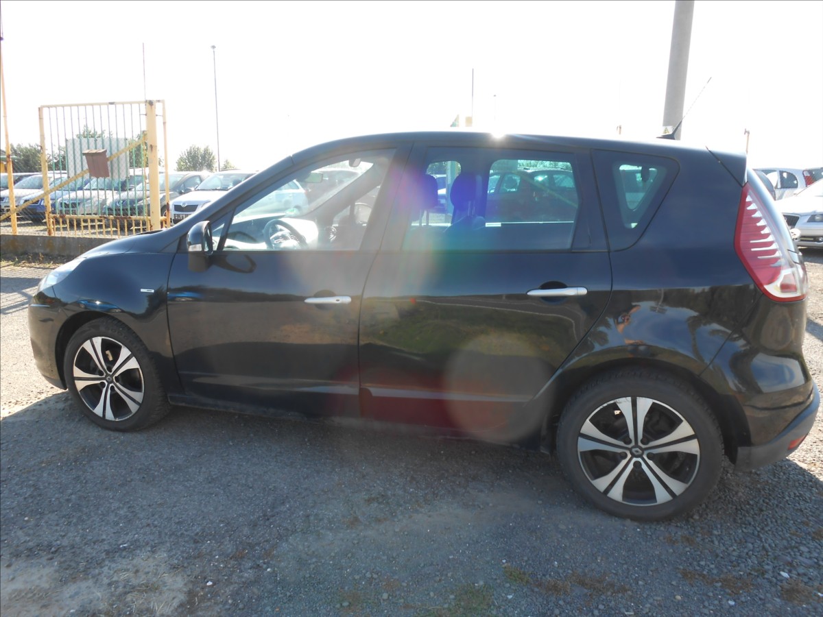 renault-scenic-1-4-96-kw-historie-digiklima - 9