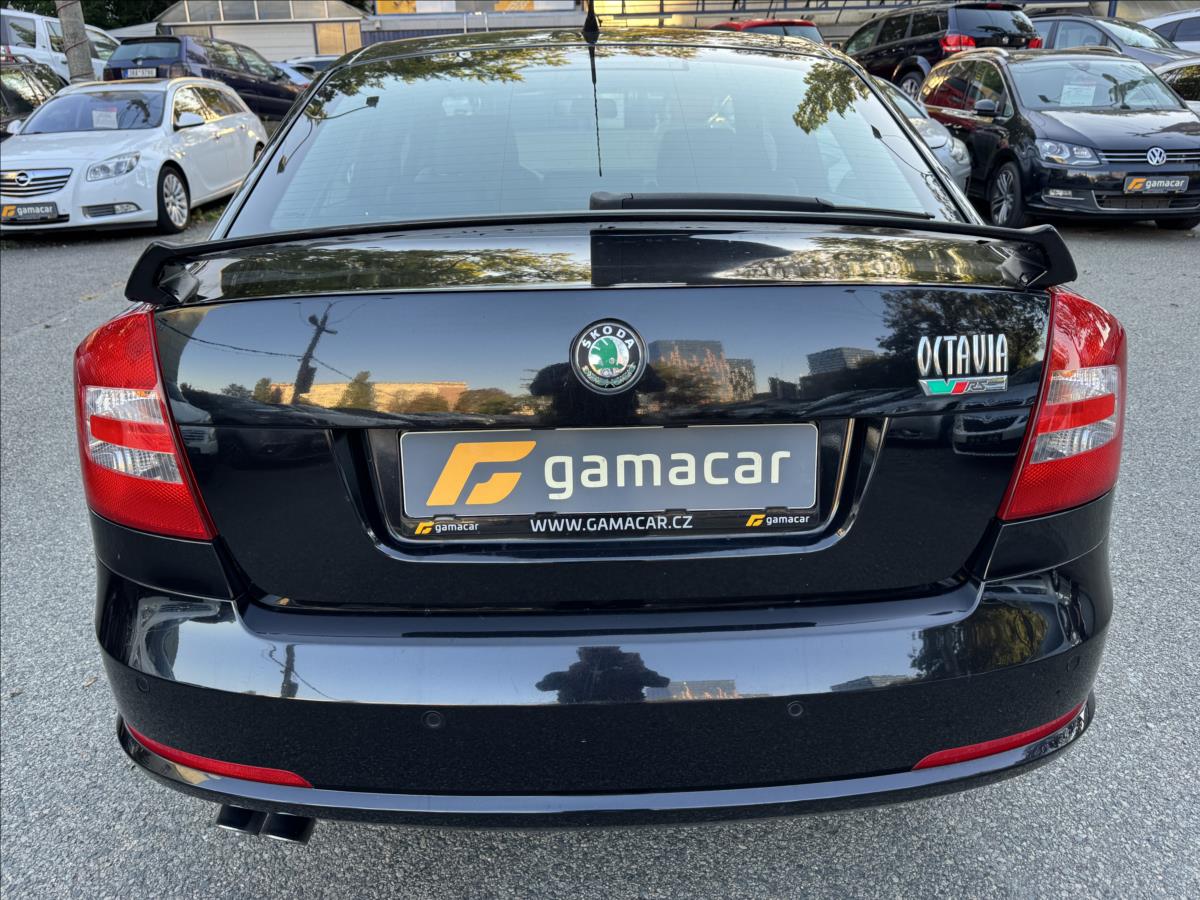 skoda-octavia-2-0-rs-garazovano-rs - 9