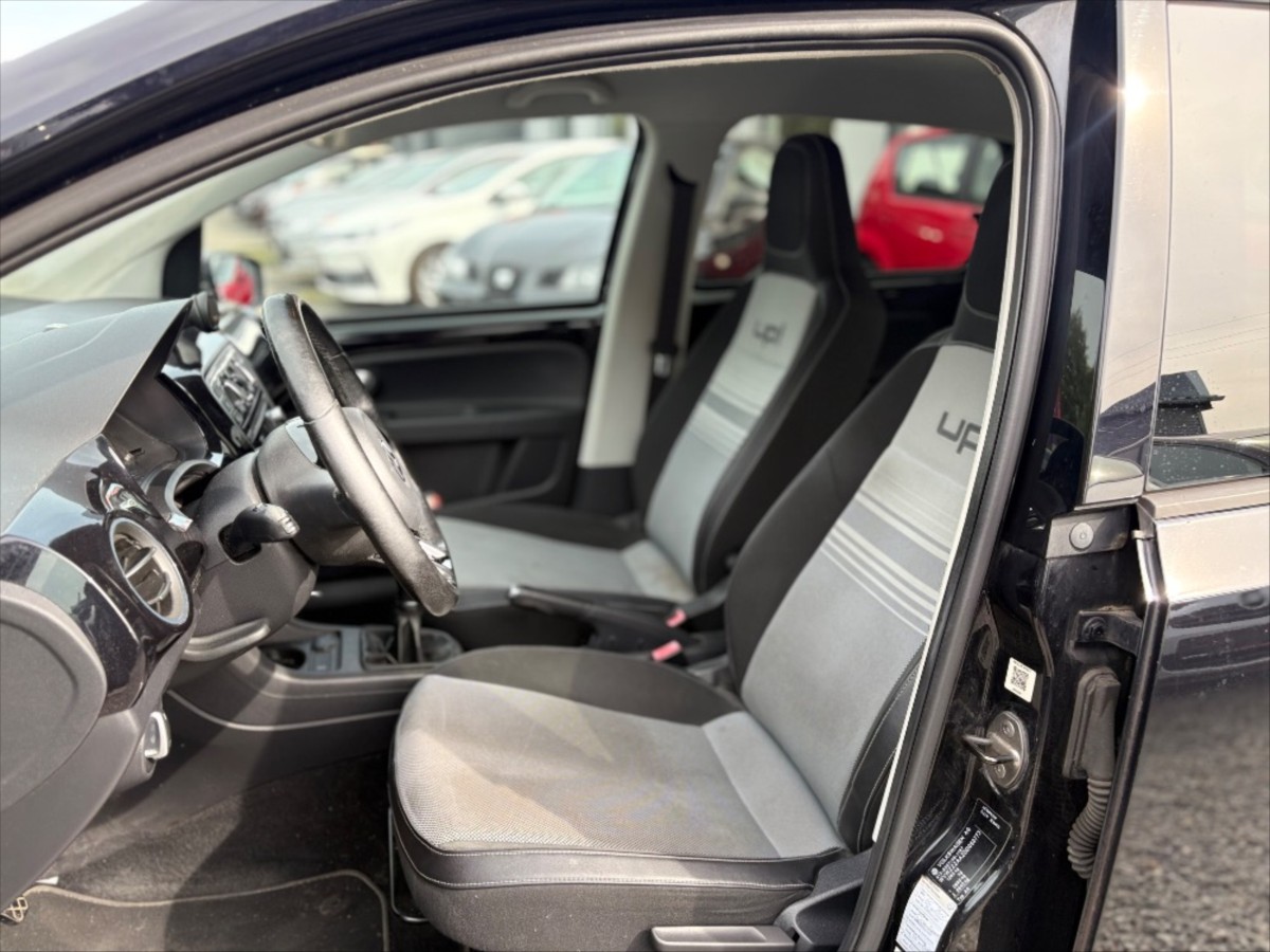 volkswagen-up-1-0-black-edition-55-kw - 8