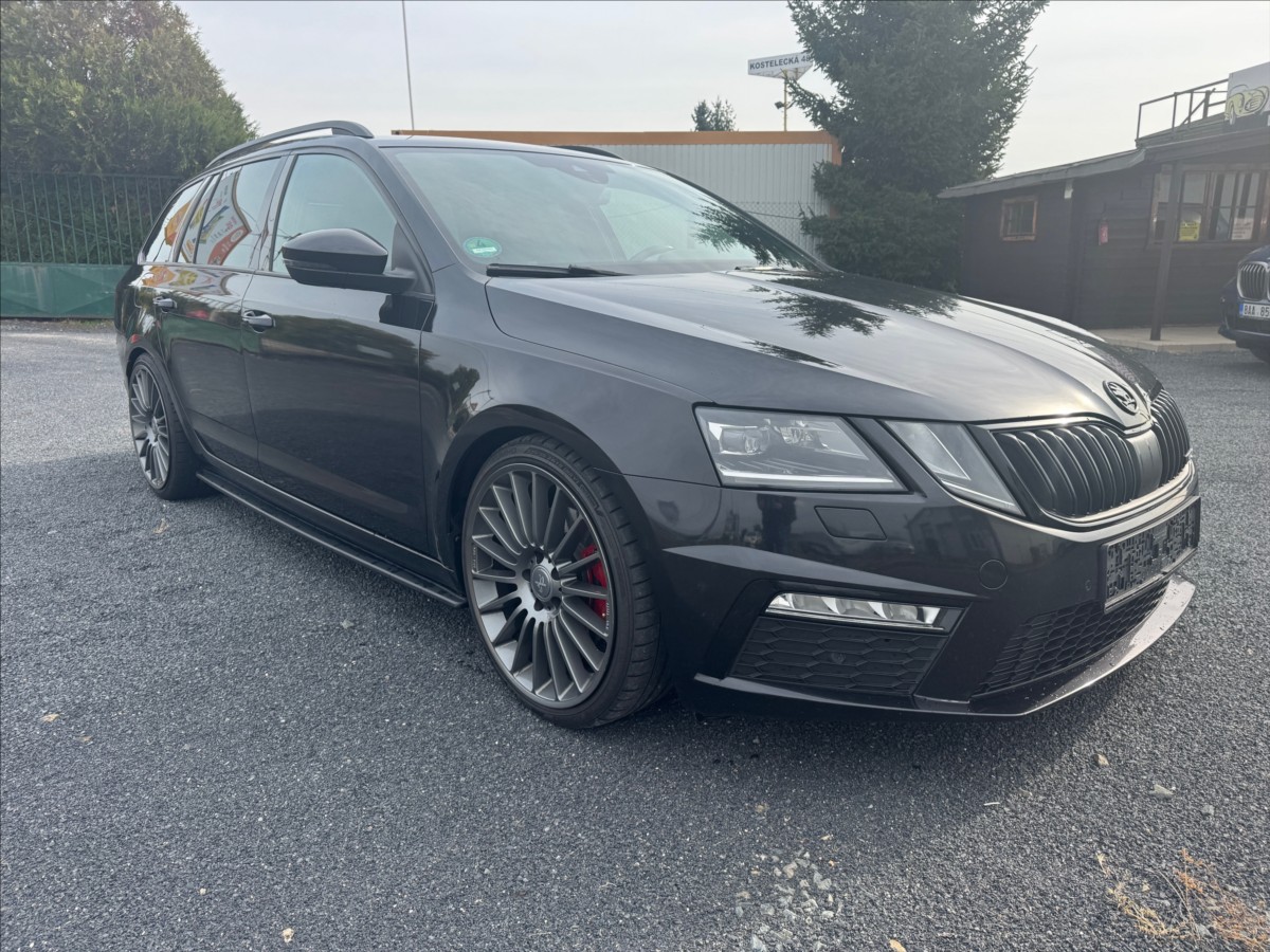 skoda-octavia-2-0-tdi-rs-4x4-dsg-serviska - 2