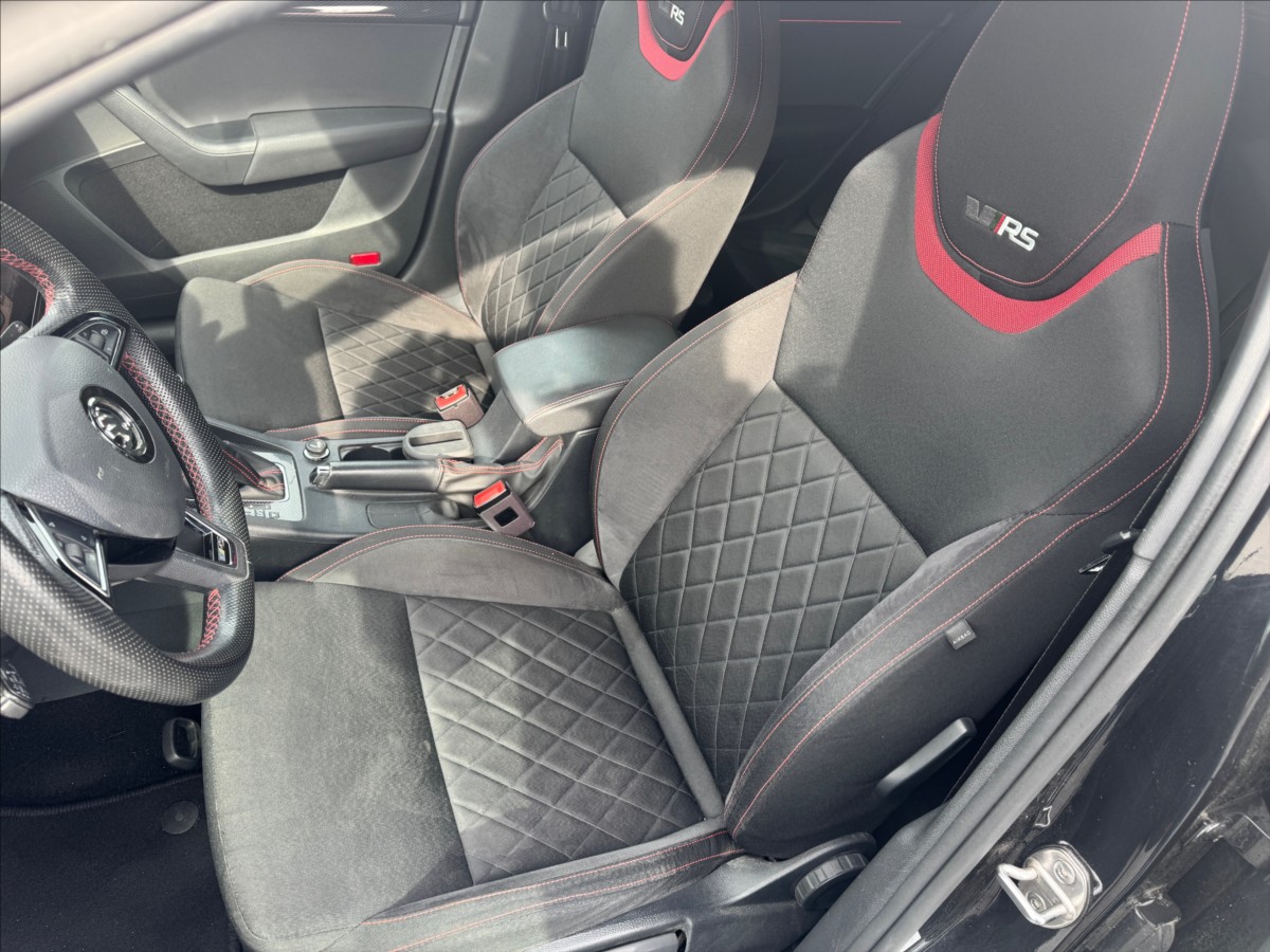 skoda-octavia-2-0-tdi-rs-4x4-dsg-serviska - 7