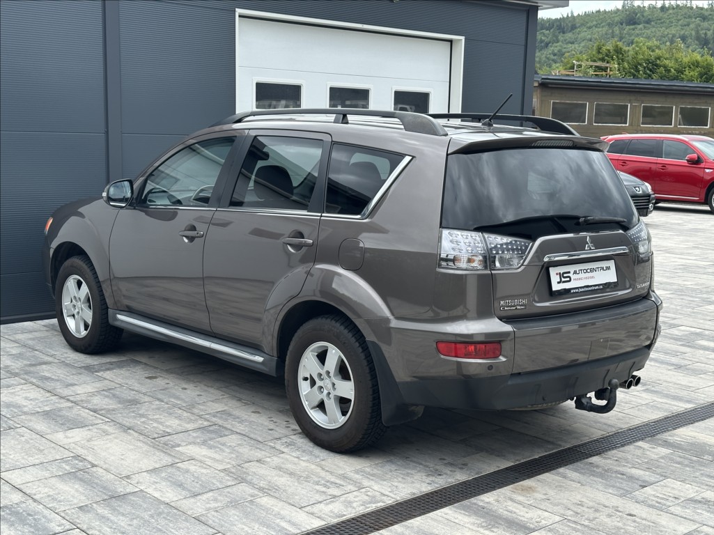 mitsubishi-outlander-2-2-di-d-177ps-x-tra - 9