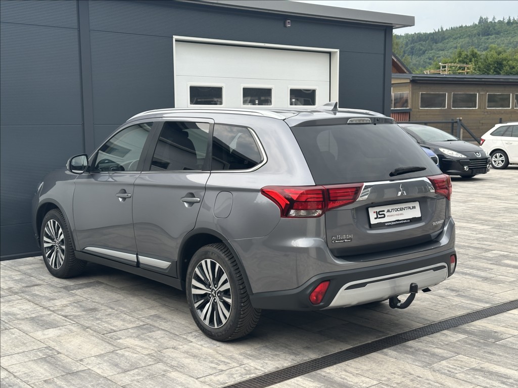mitsubishi-outlander-2-0-150ps-active-a-t - 9