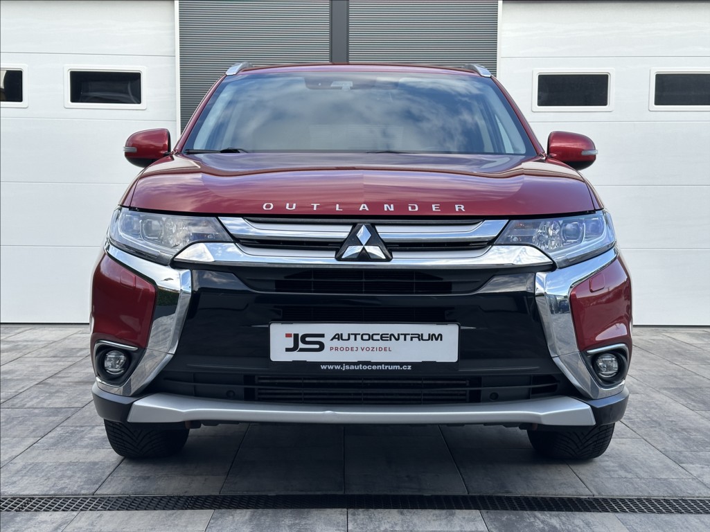 mitsubishi-outlander-2-2-di-d-150ps-intense-7-4x4-a-t - 3