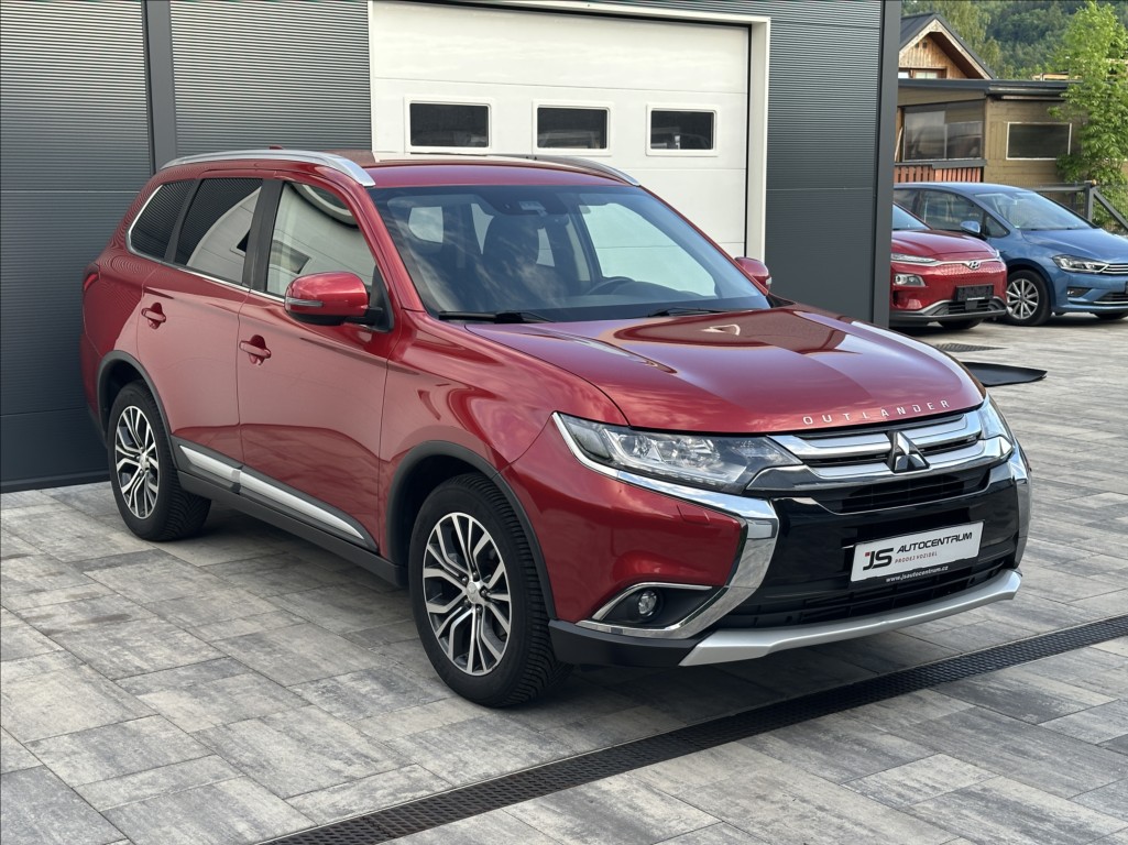 mitsubishi-outlander-2-2-di-d-150ps-intense-7-4x4-a-t - 4