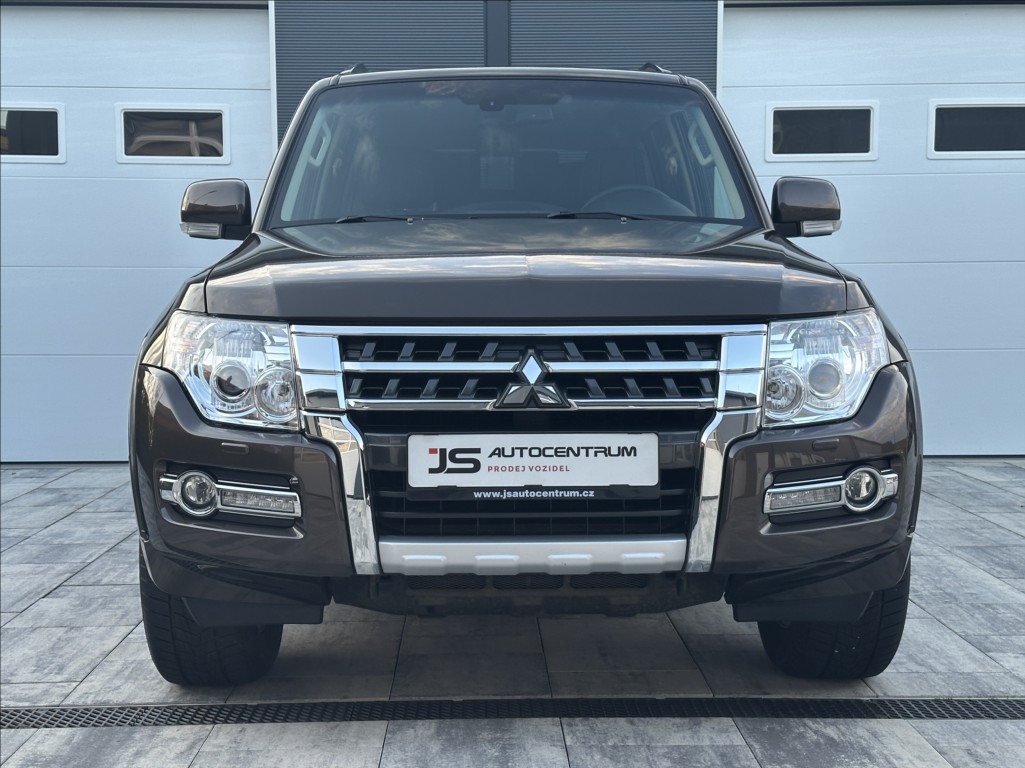 mitsubishi-pajero-3-2-di-d-190ps-instyle-7-4x4-a-t - 3