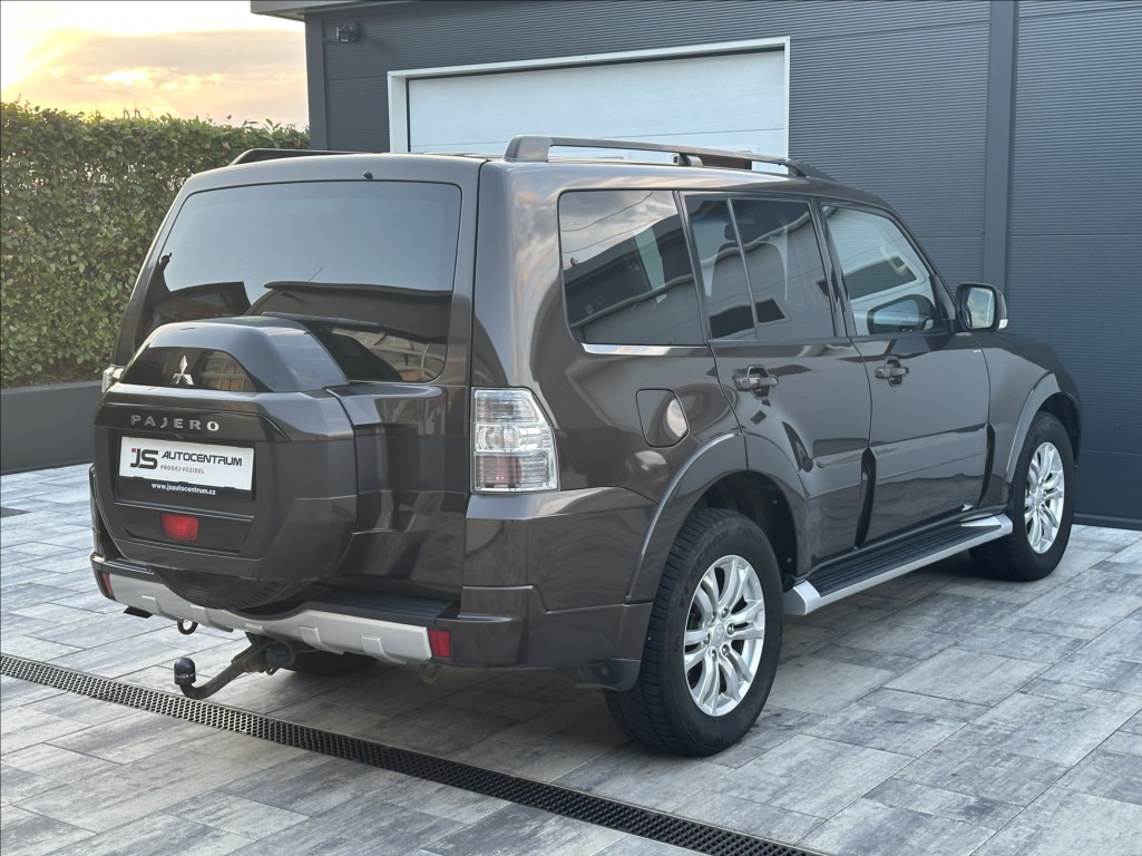 mitsubishi-pajero-3-2-di-d-190ps-instyle-7-4x4-a-t - 6