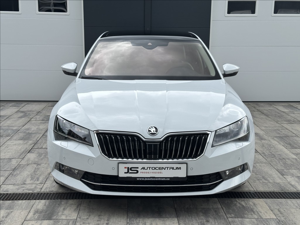 skoda-superb-1-4-tsi-150ps-style-plus-4x4 - 2