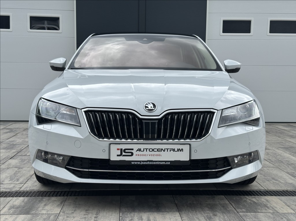 skoda-superb-1-4-tsi-150ps-style-plus-4x4 - 3